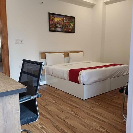 Hotel Bsh Group Noida Luaran gambar